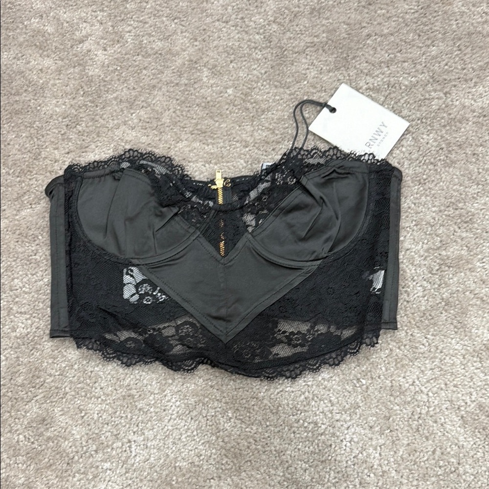 Chic Black Lace Bustier by Aritzia